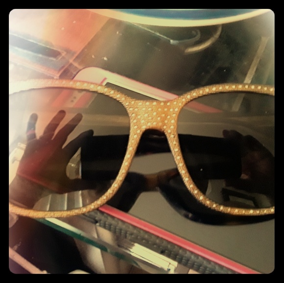 Gold GUCCI Sunglasses - Picture 1 of 5